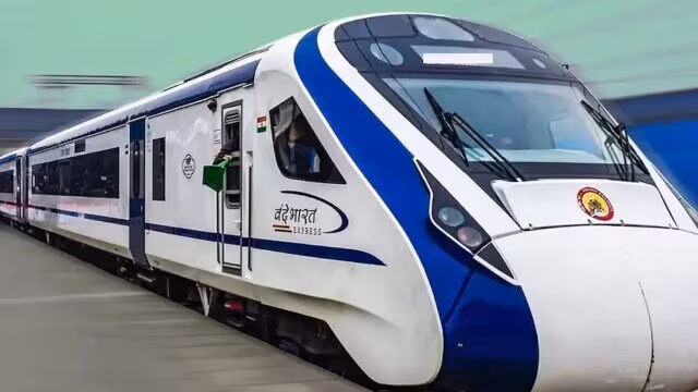 chhapra lucknow vande bharat express