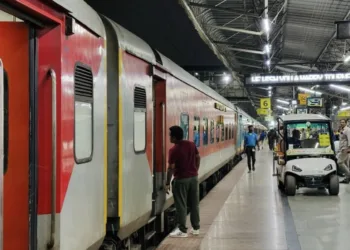 Understanding Differences Between 3A and 3E Coaches in Indian Railways: Comfort and Affordability Explained.