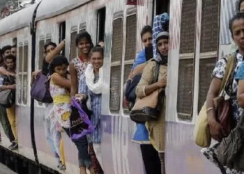 Local Train Services Disrupted for Hours Due to Signal Failure on Central Railway; Passengers Face Delays and Increased Congestion