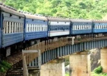 India's First Engine-less Train: Vande Bharat Express Reaches Speeds of 160 km/h, Redefining Rail Travel with Integrated Technology.