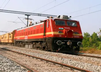 Vande Bharat Express Now Connects Meerut Directly to Ayodhya and Varanasi, Reducing Travel Time for Passengers