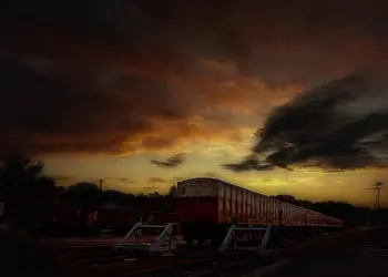 Train Cancellations: Mourya Express Suspended from September 23-29 on Chakradharpur Division Due to Development Work