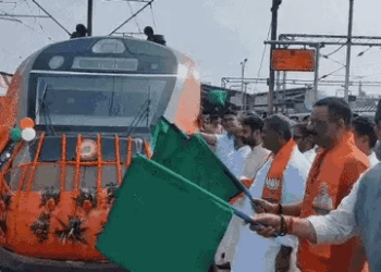Vande Bharat Express Launches Between Varanasi and Meerut, Offering Direct Connectivity for First Time