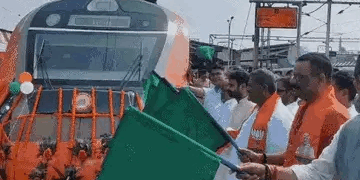 Vande Bharat Express Launches Between Varanasi and Meerut, Offering Direct Connectivity for First Time