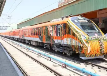Vande Bharat Train to Soon Connect Jammu Railway Station with Srinagar, Enhancing Travel for Pilgrims and Tourists