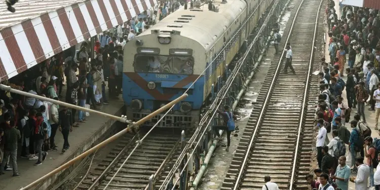 Travel Chaos in Prayagraj: All Seats Full for Diwali and Chhath Festivals Despite 70 Special Trains Running