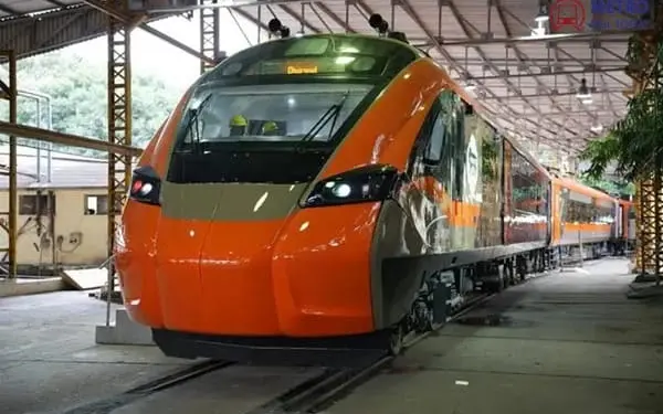Indian Railways Delays Vande Bharat Sleeper Train Rollout, Passengers Must Wait Longer for Premium Service