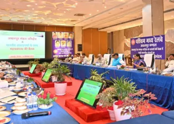 MP Dr. Rajesh Mishra Urges Expedited Rail Projects for Singrauli at Jabalpur Meeting