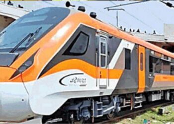 Passengers Complain About Poor Conditions on Vande Bharat Express from Hazrat Nizamuddin to Khajuraho, Seek Rail Minister's Action