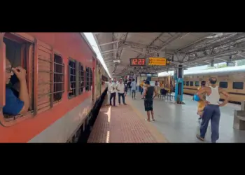 Kudmi Community Protest Leads to Cancellation of 12 Trains on Howrah-Mumbai Route in Chakradharpur