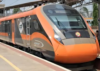 Delhi to Bihar: First Sleeper Vande Bharat Train Launching Soon, Promises 160 km/h Speed and Modern Amenities