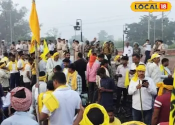 Kurmi Community's Rail Blockade Disrupts Train Services in Dhanbad Division Ahead of Festival Season