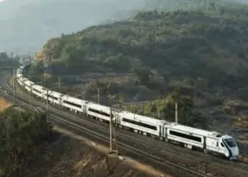 Indian Railways Modernizes Tracks, 78% Now Support Speeds Above 110 kmph, Vande Bharat Express Leads the Way