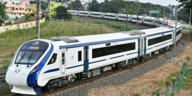 Camel on Railway Tracks Delays Vande Bharat Express by 42 Minutes Near Kunda, Pratapgarh