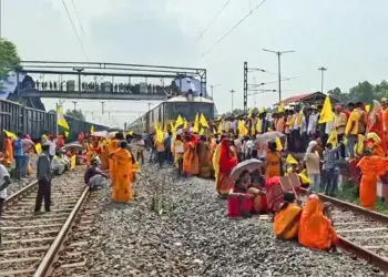 Railway Disruption in Jharkhand: 54 Trains Affected, ₹5.4 Crore Loss Due to Kudmi Protest from September 20-22