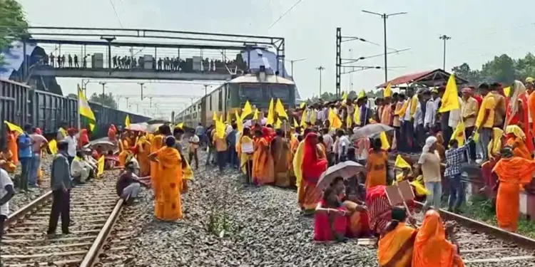 Railway Disruption in Jharkhand: 54 Trains Affected, ₹5.4 Crore Loss Due to Kudmi Protest from September 20-22