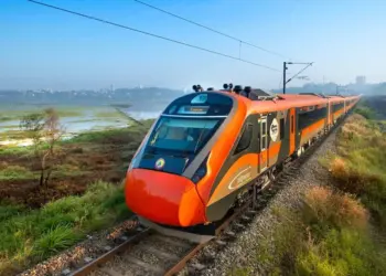 Madurai to Receive Additional Vande Bharat Train While Ernakulam–Bengaluru Route Remains Unaddressed