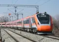 Vande Bharat Train Attacked by Stone-Pelters Near Punjwara Crossing in Bihar; Emergency Window Shattered