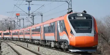 Vande Bharat Train Attacked by Stone-Pelters Near Punjwara Crossing in Bihar; Emergency Window Shattered