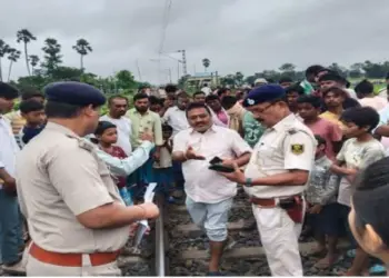 Three Killed as Vande Bharat Express Hits Pedestrians Returning from Durga Puja Mela in Purnia, Bihar