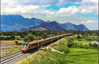 Bhopal-Lucknow Vande Bharat Express Set to Launch Soon as Final Construction Phase at Rani Kamlapati Station Nears Completion