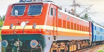 Solapur Railway Celebrates Clean Train Fortnight with Focus on Hygiene Standards and Passenger Awareness