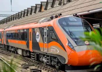 Southern Railway Faces Pressure to Cancel Vande Bharat Catering Contract After Complaints of Expired Juice and Wormy Dal Curry