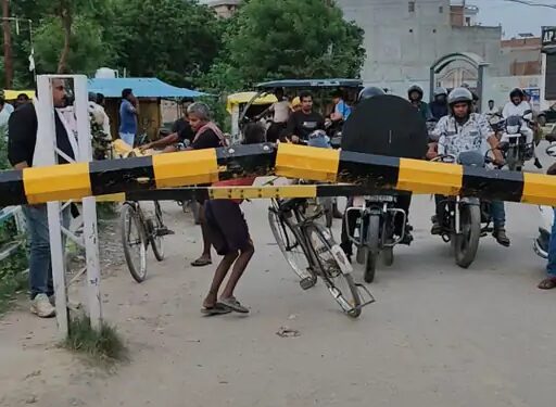 Collision Avoided as Dumper Hits Boom at Rae Bareli's Ramchandrapur Railway Gate Before Vande Bharat Express Arrival
