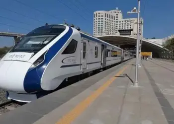 Vande Bharat Train to Stop at Daund and Kirloskarwadi Stations Starting November 24, 2025