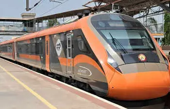 PM Modi Flags Off Four New Vande Bharat Express Trains on Key Routes: Bengaluru-Ernakulam, Varanasi-Khajuraho, Lucknow-Saharanpur, Firozpur-Delhi