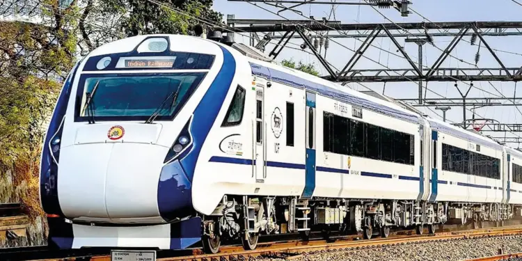 Pune-Nagpur Vande Bharat Express Achieves 145% Occupancy, Generates ₹2.6 Crore in Just 12 Days During Festive Season