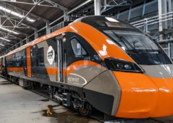 RDSO Completes Successful Trials of Vande Bharat Sleeper Train on Ahmedabad-Mumbai Corridor, Achieving 180 kmph Speed